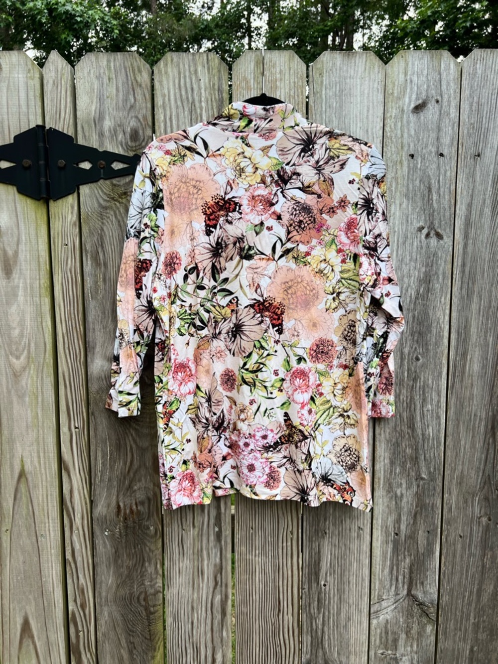 CHICOS Floral Butterfly 3/4 Sleeve Cotton Tan Women’s 2 Medium - Picture 8 of 10